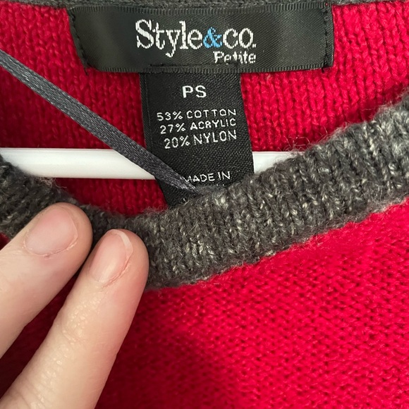 Women’s Size Petite Small Style&Co Winter Red/Gray Sweater - Picture 2 of 3